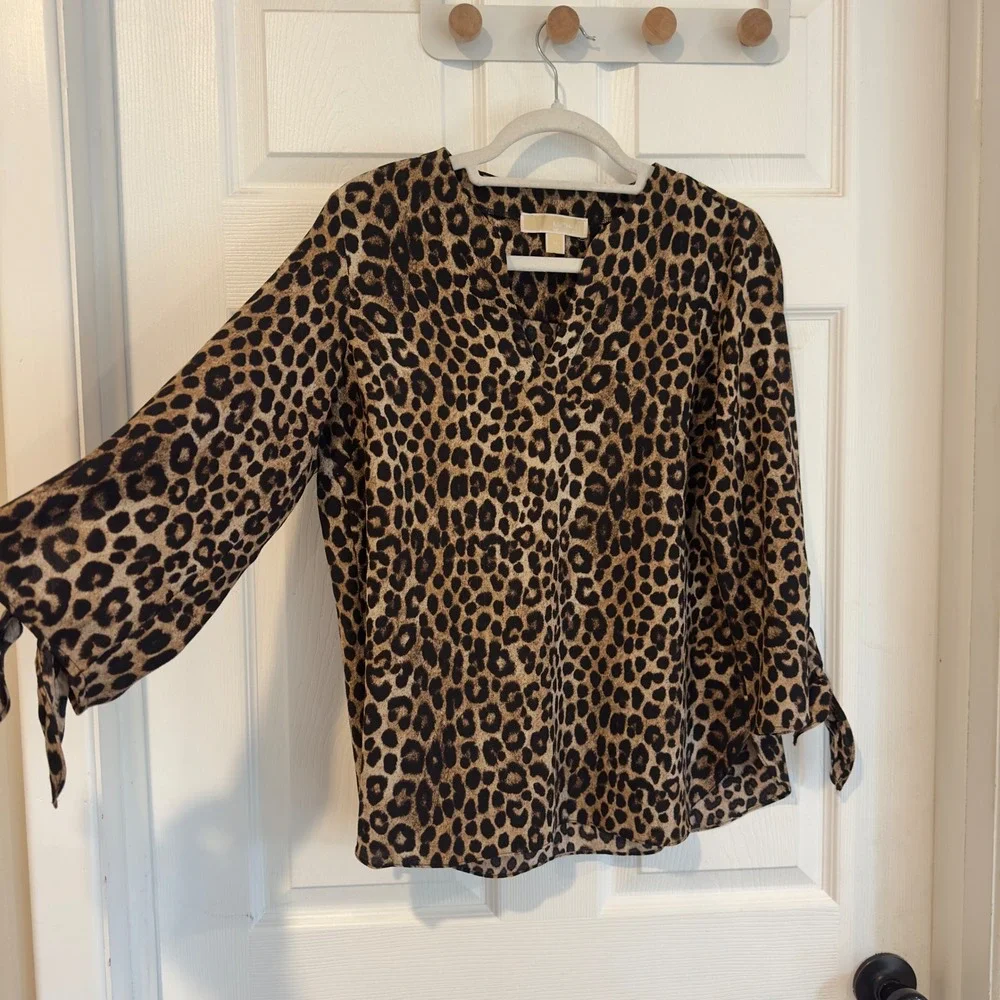 Michael Michael Kors Leopard Print V-Neck Blouse with Tie Cuffs Brown Black M